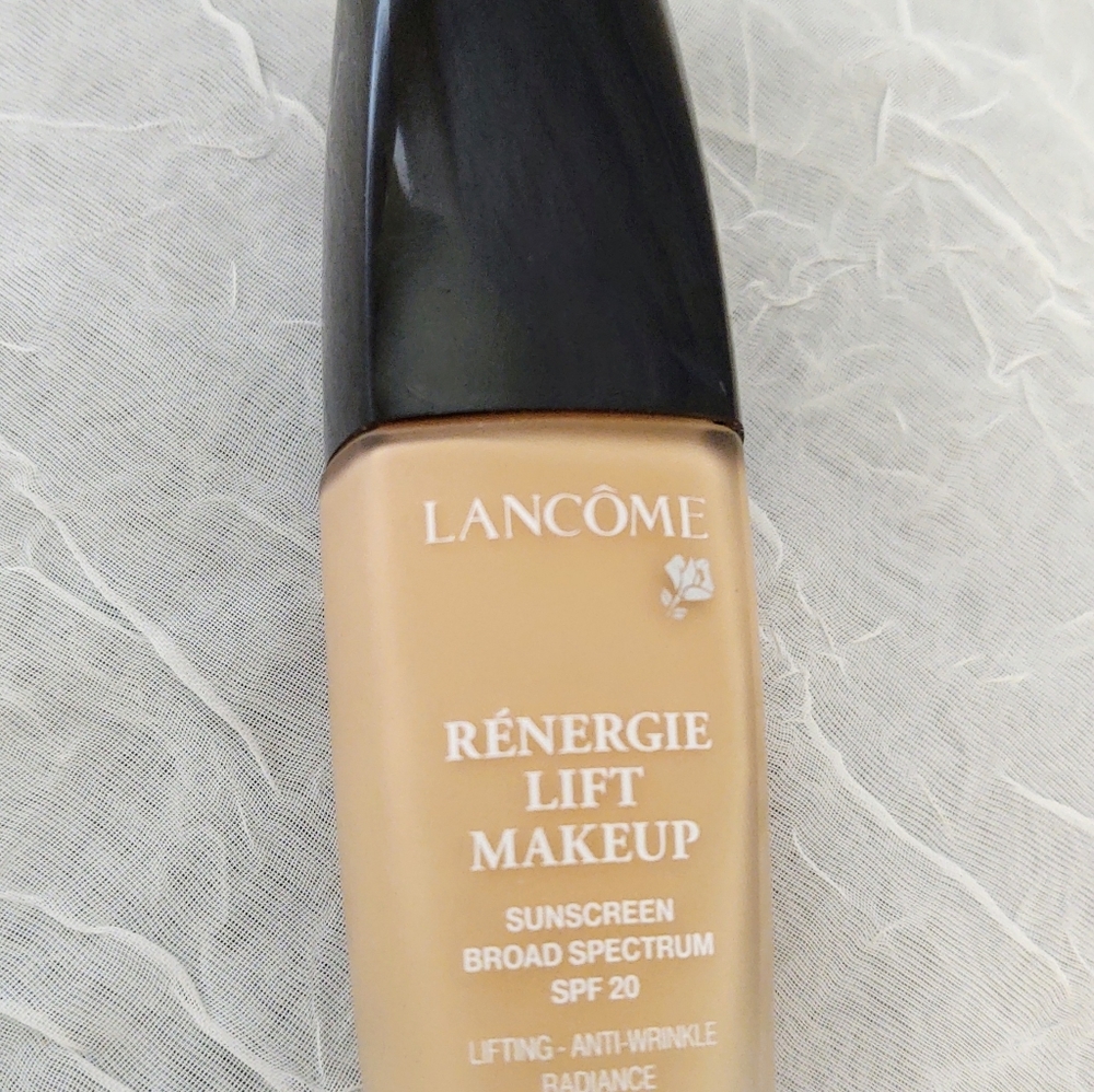 Lancome Renergie Lift Foundation Makeup